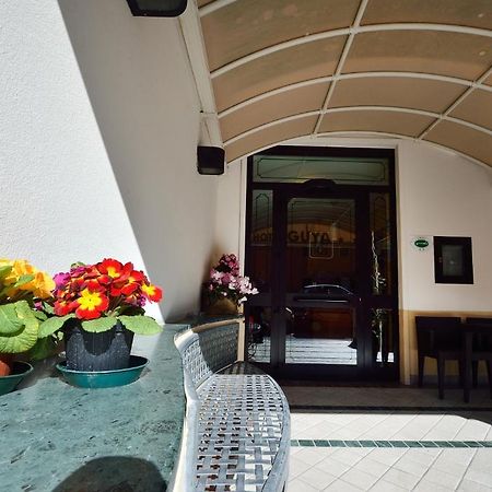 Hotel Guya ヴァラッツェ エクステリア 写真