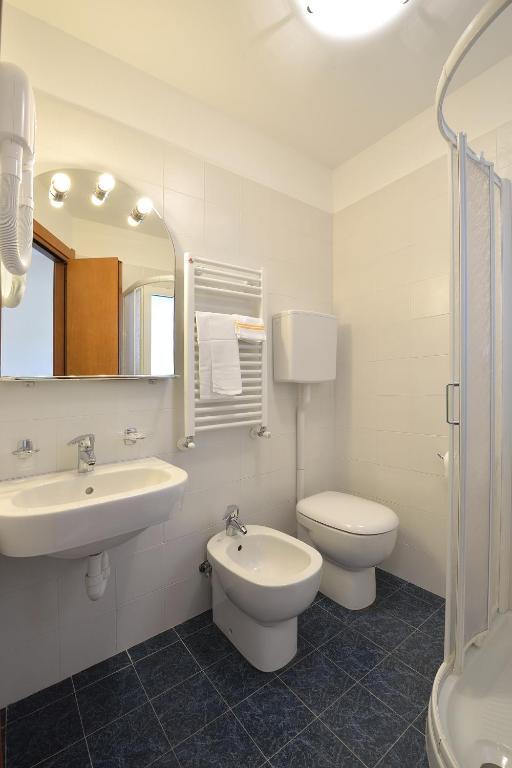 Hotel Guya ヴァラッツェ 部屋 写真