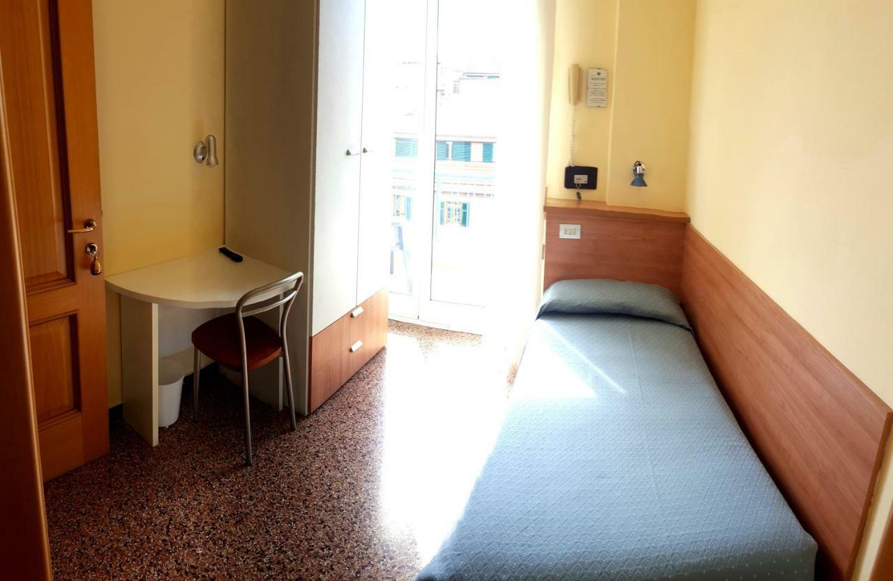 Hotel Guya ヴァラッツェ エクステリア 写真
