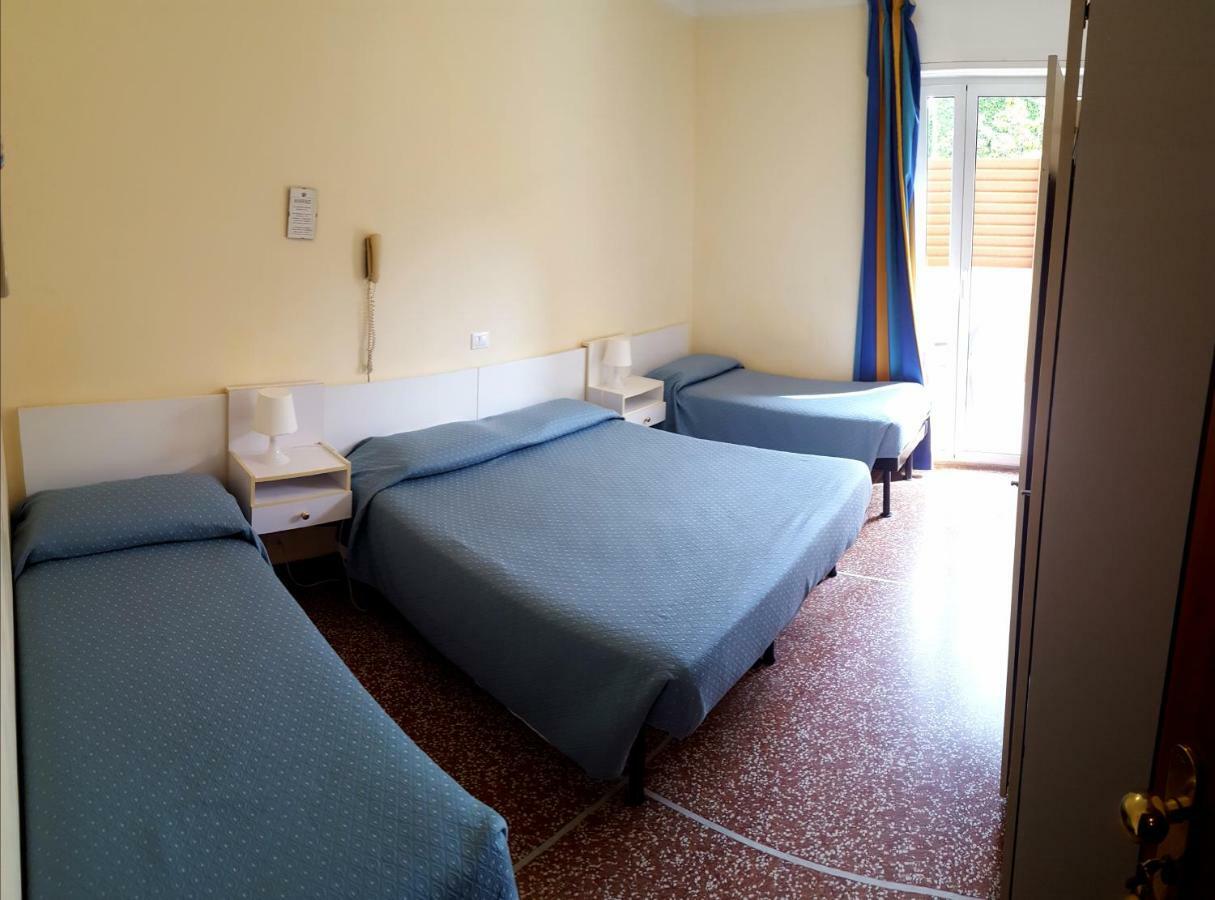 Hotel Guya ヴァラッツェ エクステリア 写真